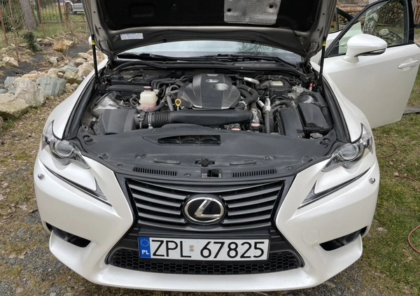 Lexus IS cena 84900 przebieg: 60200, rok produkcji 2015 z Górzno małe 106